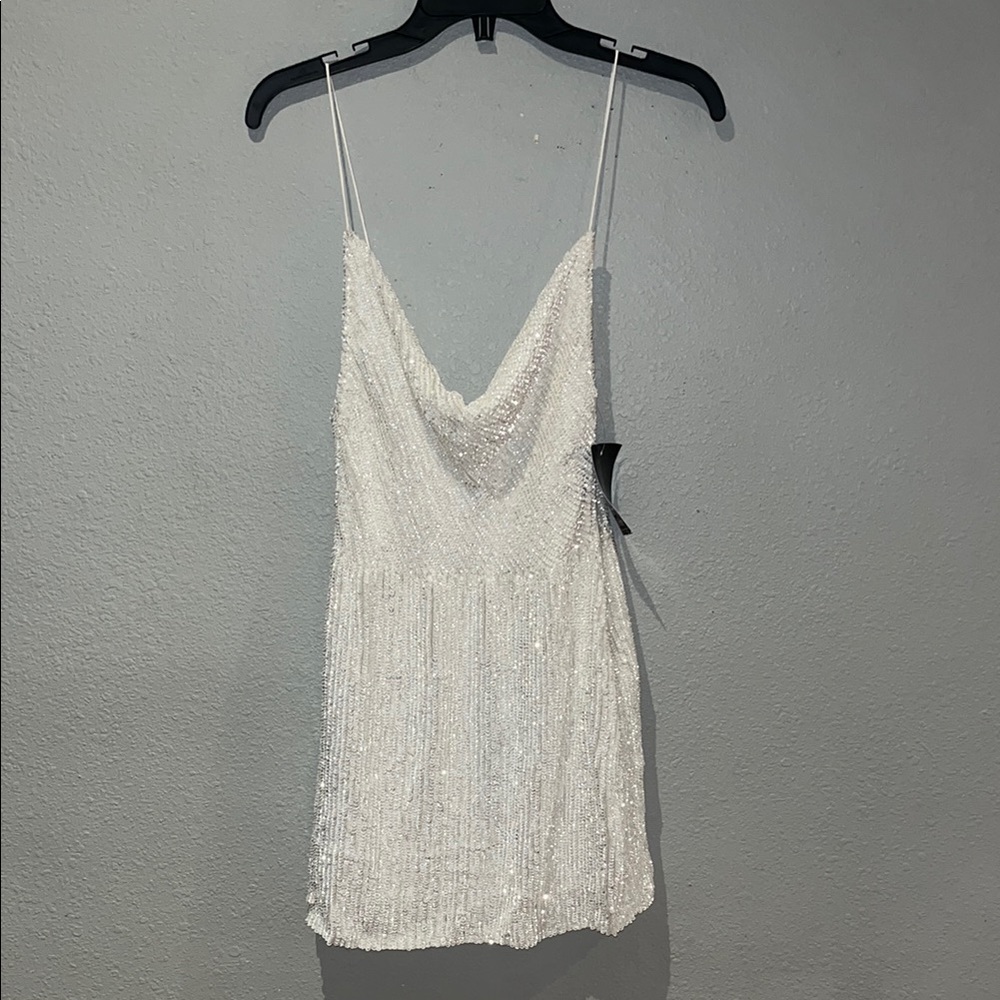 Retrofête JILL SEQUIN DRESS NWT
Size XS Color: Moonglow White - Picture 3 of 17